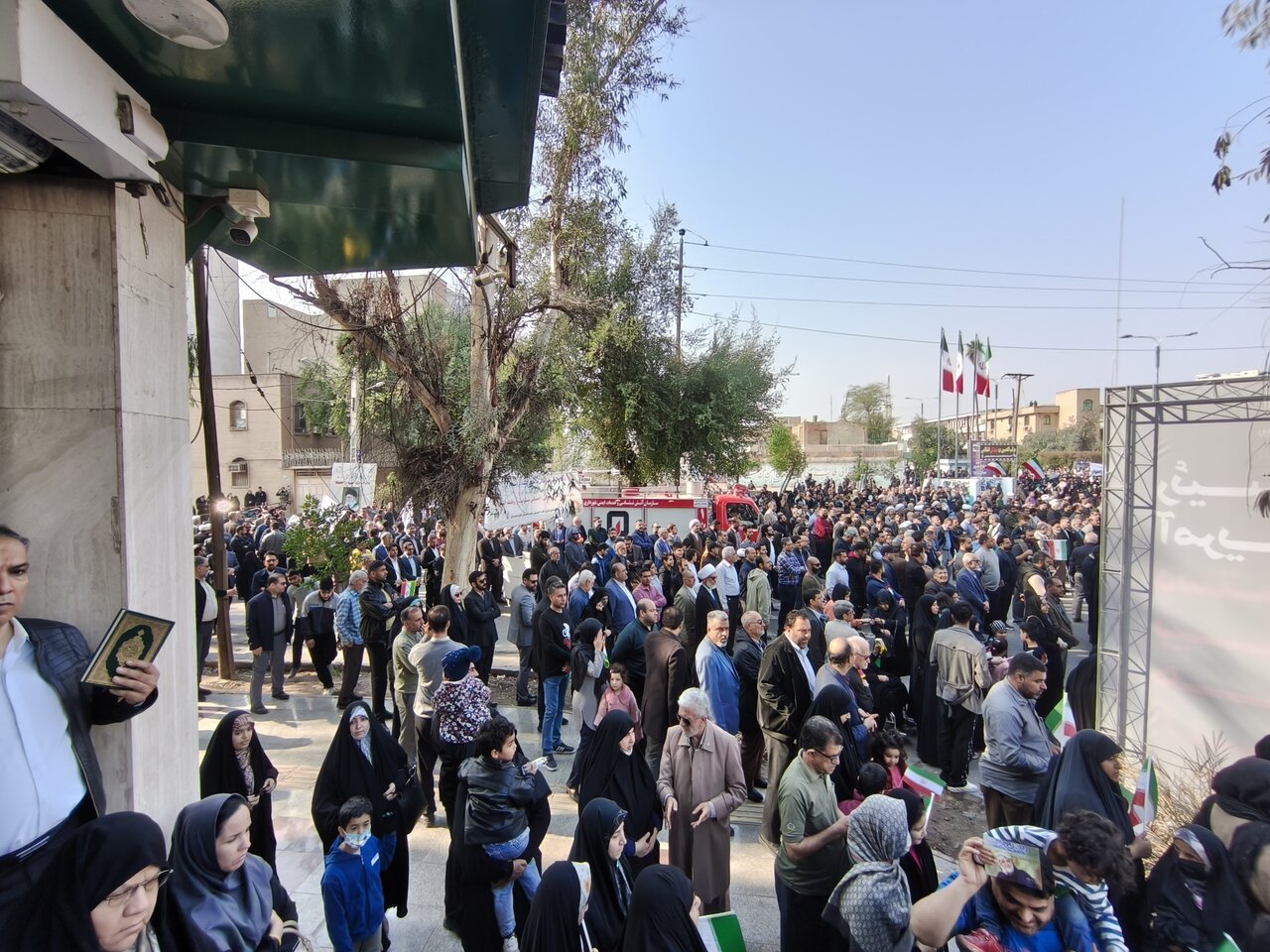 تصاویر | حضور پرشور مردم اهواز در محکومیت اغتشاشات اخیر