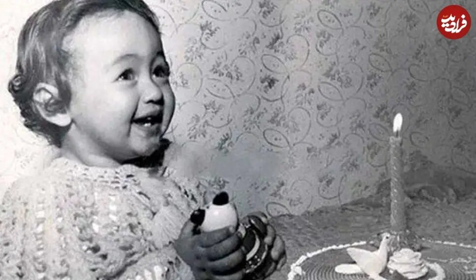 عکس | تصویری جالب از نیکی کریمی در جشن تولد یک سالگیاش در سال ۱۳۵۱