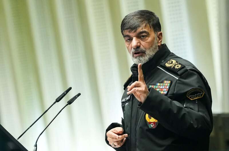 پلیس اعلام کرد؛ تصویر سفر سردار رادان با استفاده از هوش مصنوعی تولید شده است. پلیس اعلام کرد؛ تصویر سفر سردار رادان با استفاده از هوش مصنوعی تولید شده است.