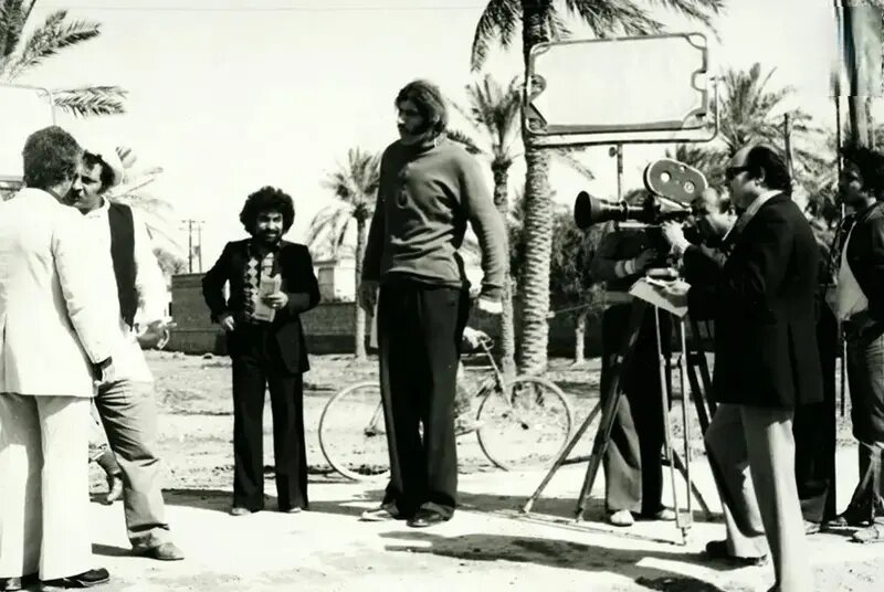 عکس | بلندقدترین بازیگر سینمای ایران در پشت صحنه