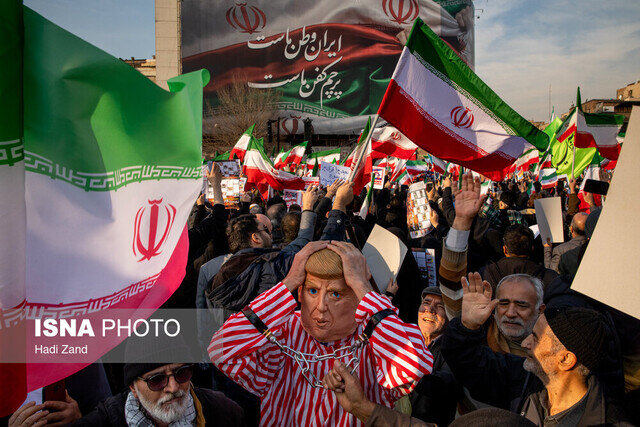 گاردین: بعید است گزینه نظامی ترامپ علیه ایران موفقیت‌آمیز باشد