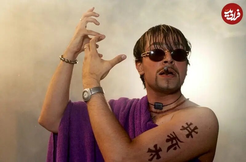 عکس | تصویری عجیب از پارسا پیروزفر با خالکوبی ژاپنی و سیگار در سونا و جکوزی