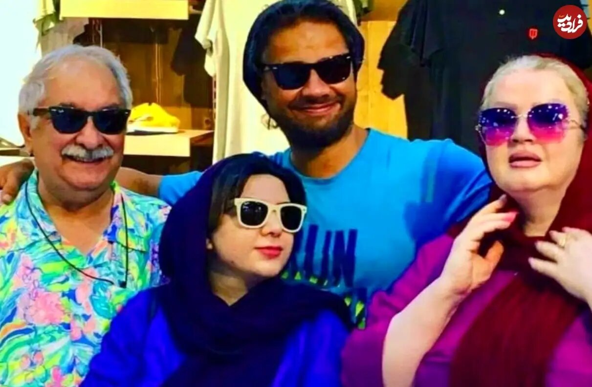 عکس | تصویری پربیننده از ژست علی صادقی در کنار مادر، پدر و خواهرش در دهه ۹۰
