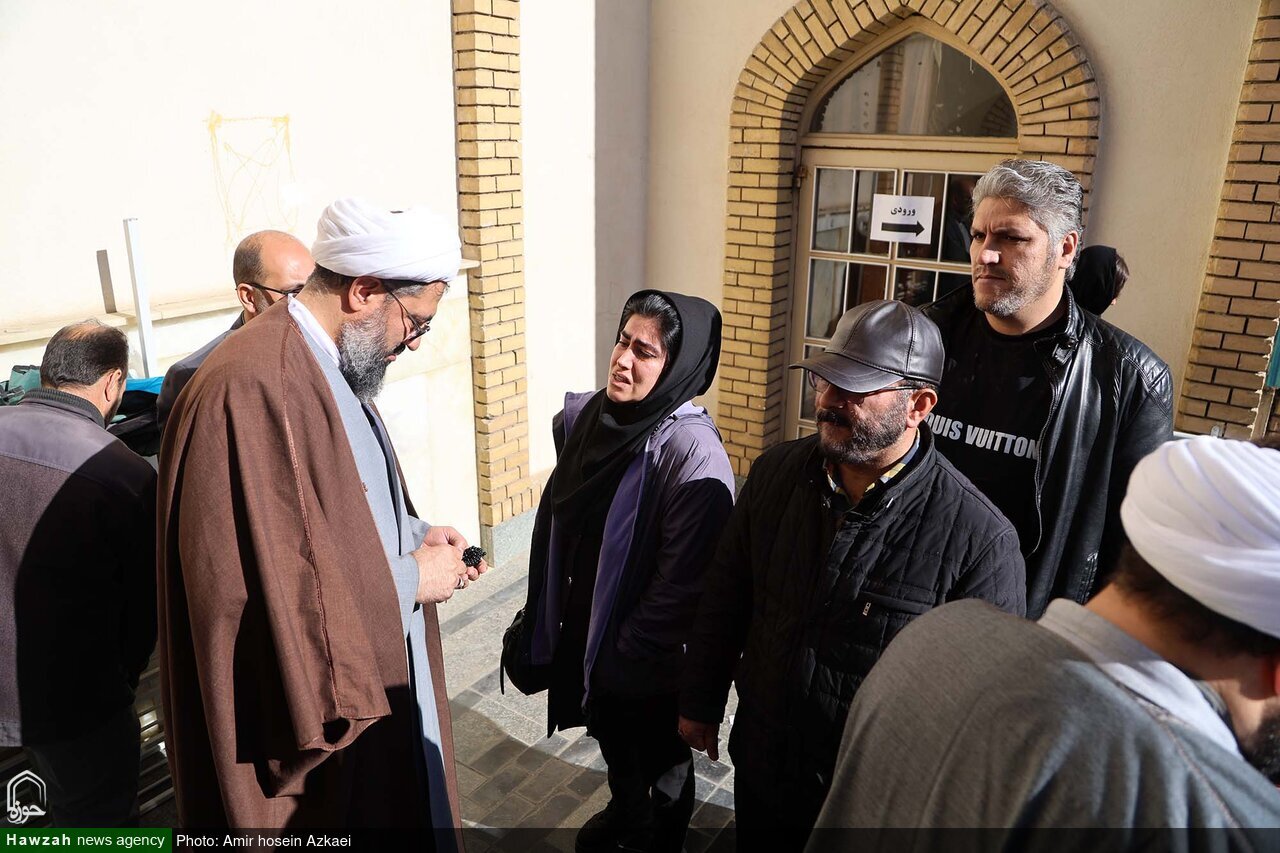 گفتگوی یک امام جمعه با مردم پس از نماز + تصاویر