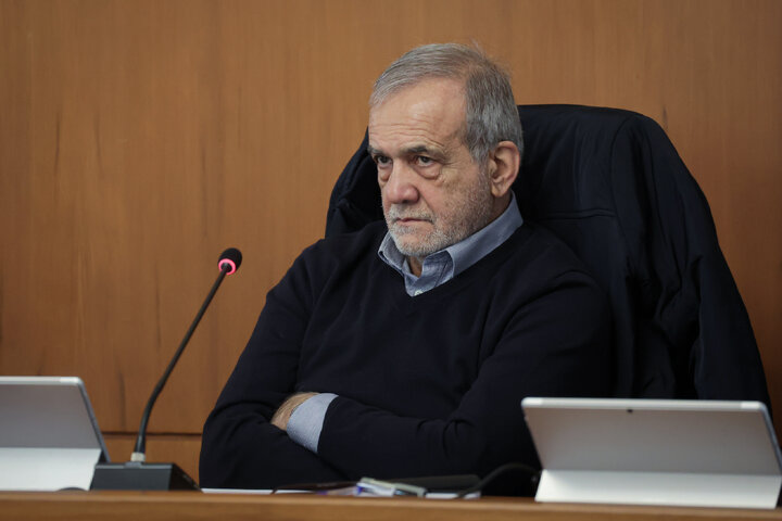 آیا رئیس جمهوری همان پزشکیان قبل از ریاست جمهوری است؟/ از نطق تاریخی ۸۸ تا مواضع در ماجرای مهسا امینی و موضع گیری درباره حوادث اخیر+ جدول