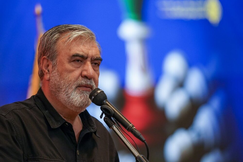 رئیس کمیسیون امنیت ملی مجلس خطاب به آمریکایی‌ها: راهی جز فرار از منطقه ندارید - خبرآنلاین