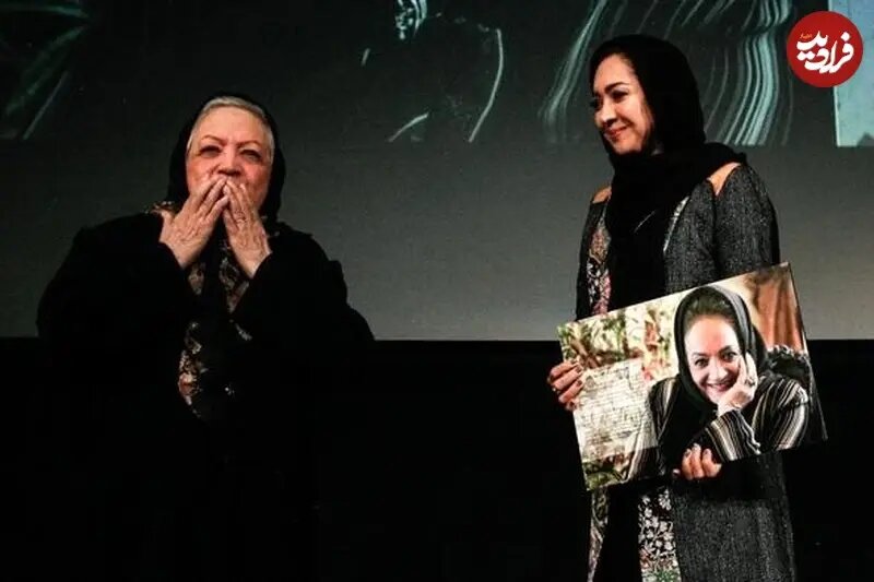 نیکی کریمی در مراسم بزرگداشت شهلا ریاحی ۱۰ سال قبل/ عکس