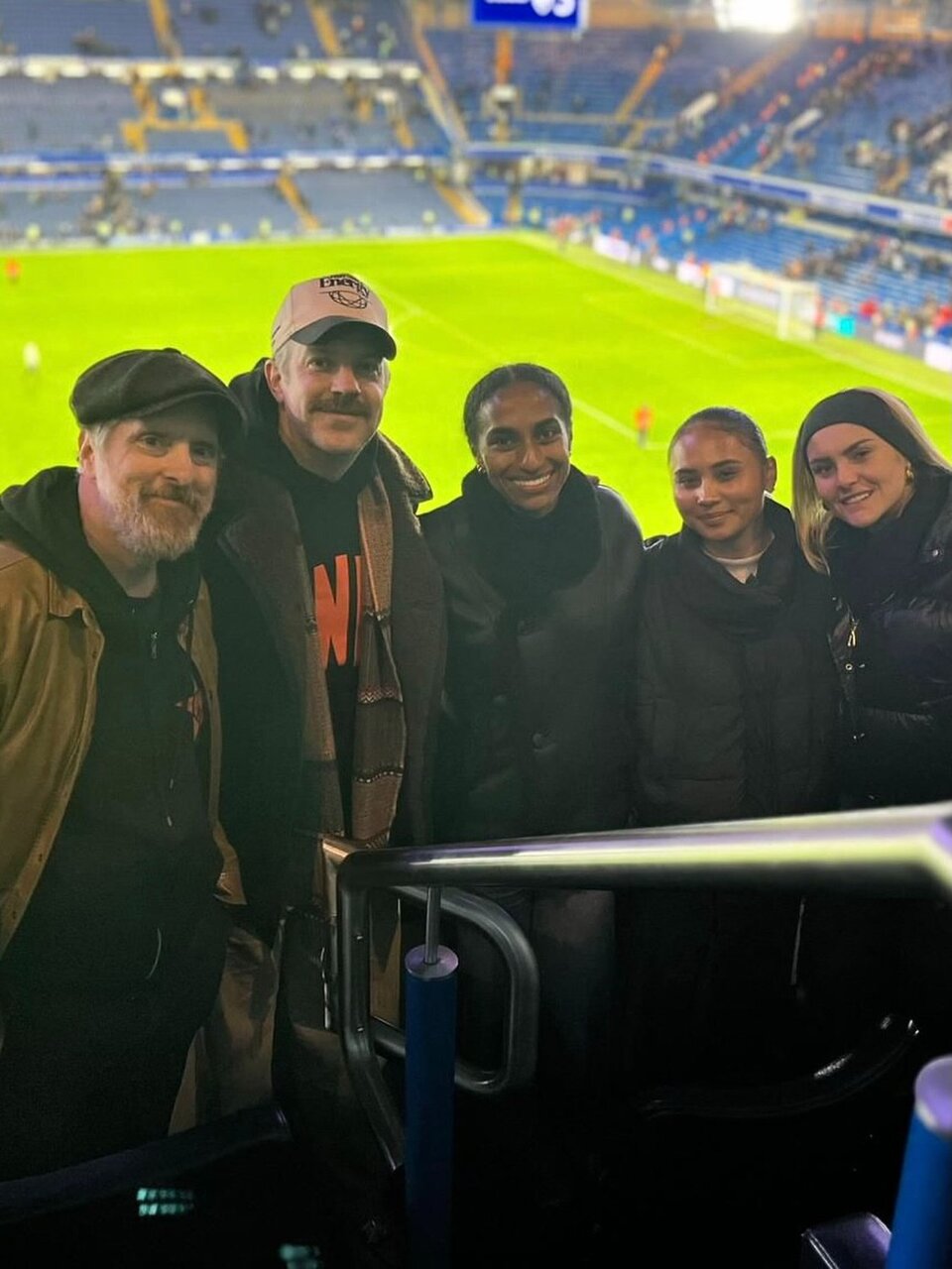 عکس | تد لاسو در کنار ستارههای چلسی!