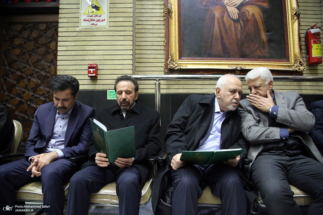 حضور ظریف و روحانی در مراسم ختم مادر محمد شریعتمداری بعد از خبرسازی های دروغ اخیر + تصاویر