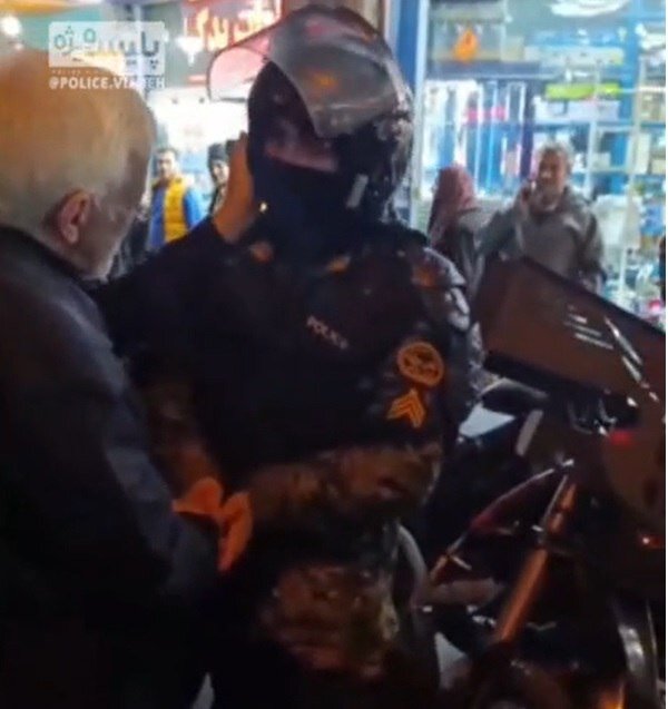 تشکر سعید جلیلی از ماموران یگان ویژه در خیابان+ تصاویر