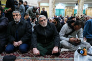 ببینید | تصویری از حضور سردار قاآنی در حرم مطهر امیرالمؤمنین برای تشییع پیکر رهبر شهید