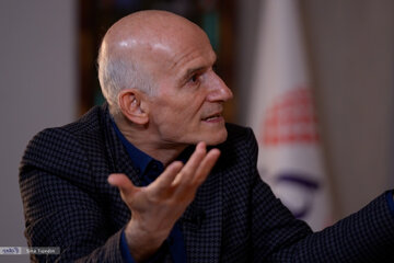 تحلیل یک جامعه شناس از فرصت های از دست رفته حاکمیت؛ در نیمه اول دهه ۹۰ و ماجرای برجام حکومت هنوز می‌توانست به عنوان یک عامل فعال بازی کند اما...