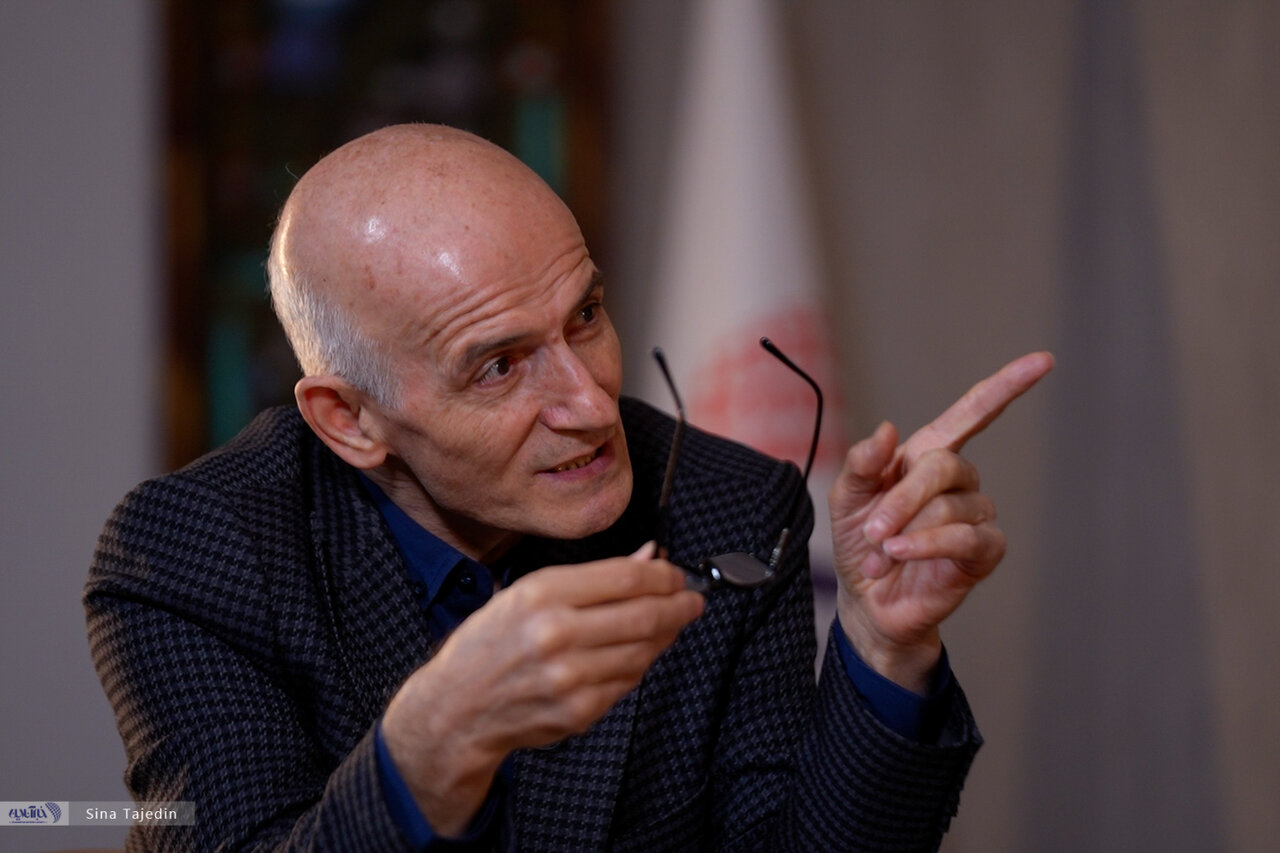 هشدار جدی یک جامعه‌شناس: جامعه ایران بحران مرجعیت دارد/ صداوسیمای فعلی بازتاب‌دهنده تنوعات جمعیتی، قومی، جنسیتی و نسلی ۹۱ میلیون ایرانی نیست