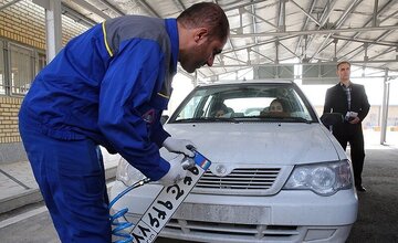 پلاکهای سری جدید برای خودروهای تهرانی در راه است پلاکهای سری جدید برای خودروهای تهرانی در راه است