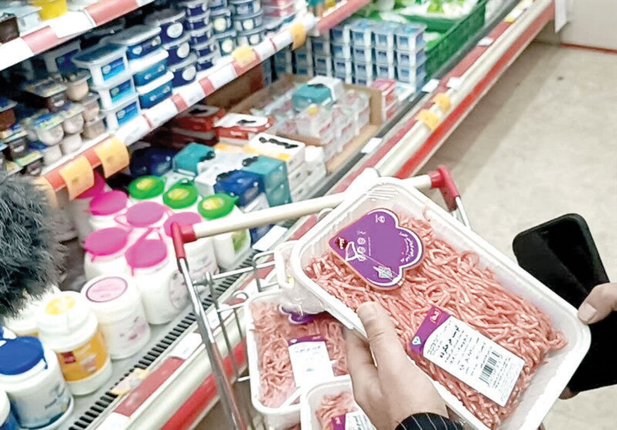 تورم از فضای آشپزخانه به سطح خیابان کشیده شده است/ آیا افزایش قیمتها میتواند ساختار هزینههای خانوادهها را دچار تغییر کند؟ تورم از فضای آشپزخانه به سطح خیابان کشیده شده است/ آیا افزایش قیمتها میتواند ساختار هزینههای خانوادهها را دچار تغییر کند؟