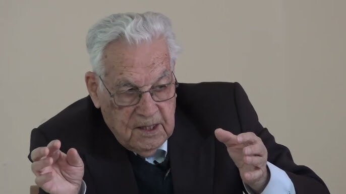 زمین، آدمیان را مثل دایناسورها حذف می کند/ تکنولوژی این مصیبت را به بار آورده، خود تکنولوژی هم راه چاره است/ نگران انسان هستم