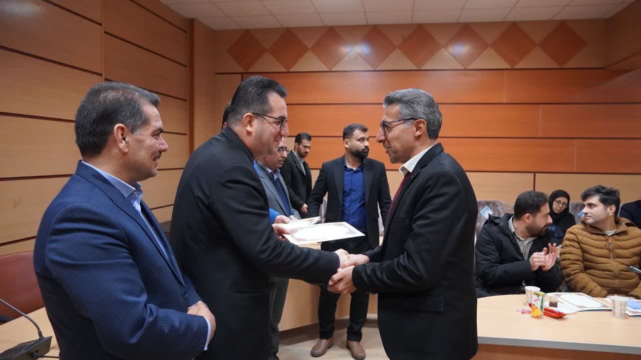 تحسین معلمان موفق خراسان شمالی؛ از محیط آموزشی تا کسب معدلهای بالای ۱۷ تحسین معلمان موفق خراسان شمالی؛ از محیط آموزشی تا کسب معدلهای بالای ۱۷