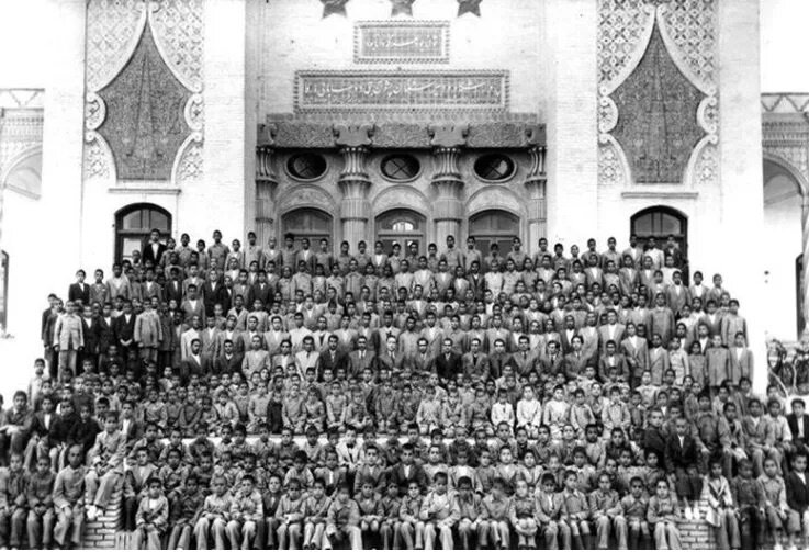 تاریخچه انتشار از سالنامه دبیرستان قریب تا نشریههای دارالفنون و امیرکبیر تاریخچه انتشار از سالنامه دبیرستان قریب تا نشریههای دارالفنون و امیرکبیر