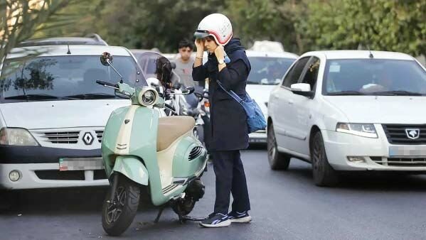 دولت چراغ سبز نشان داد؛ موتورسواری زنان یک قدم تا گواهینامه/ معاون رئیسجمهور: آموزش و گواهینامه موتور برای زنان کلید خورد