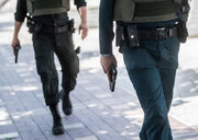 توزیع کننده مواد مخدر با شلیک پلیس از پا درآمد