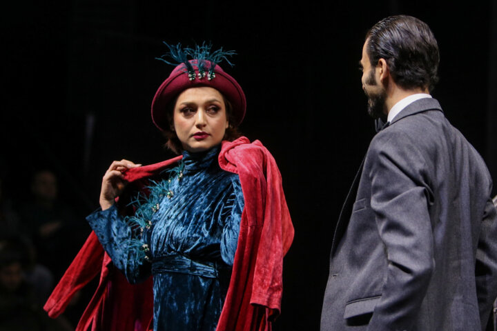 کارگردان: پای نسل جوان را به تماشای نمایش باز کردم/تهیهکننده:تئاتر نیازمند حمایت است+فیلم