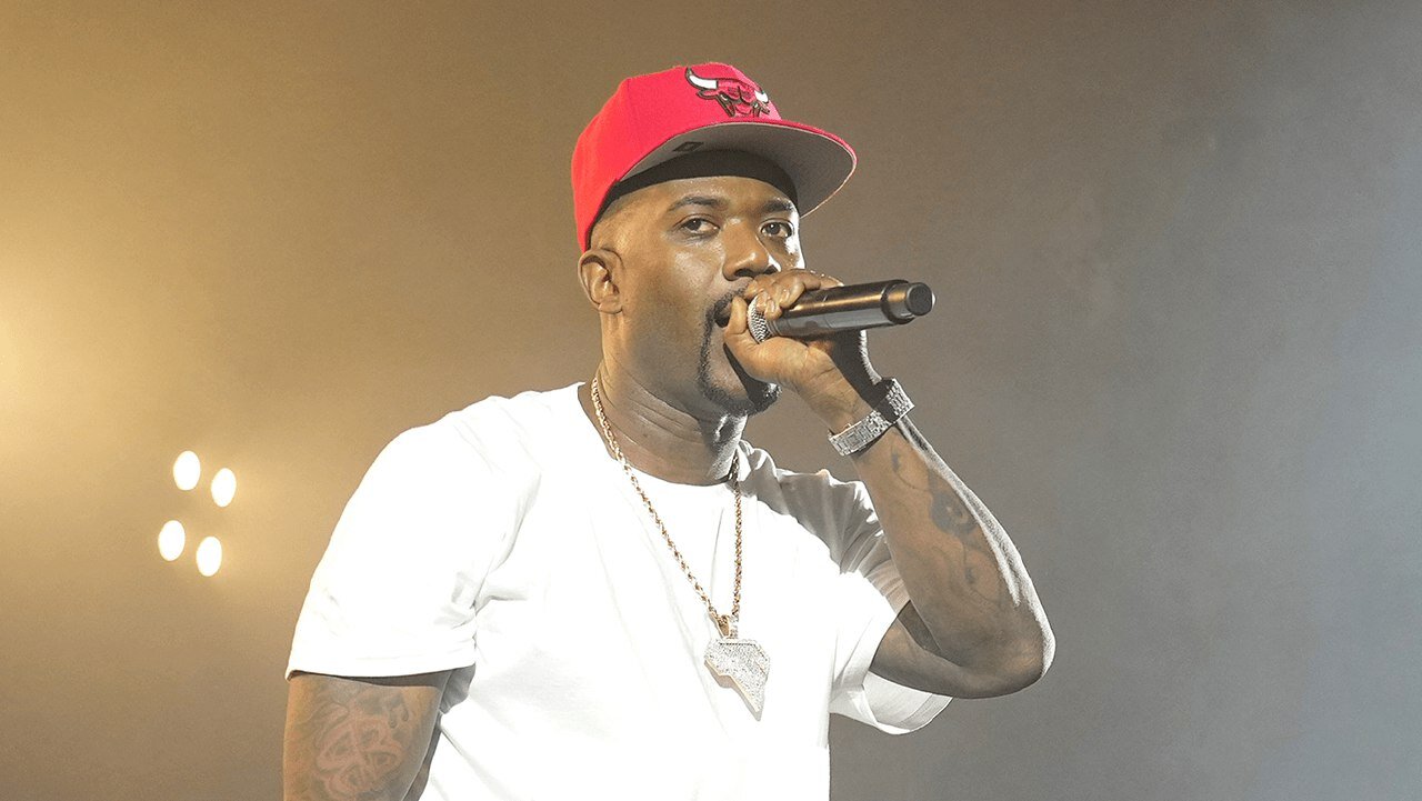 افشاگریهای شوکهکننده در آستانه فوت؛ اعتیاد به مواد مخدر موجب اختلال قلبی در یک خواننده معروف شد. افشاگریهای شوکهکننده در آستانه فوت؛ اعتیاد به مواد مخدر موجب اختلال قلبی در یک خواننده معروف شد.