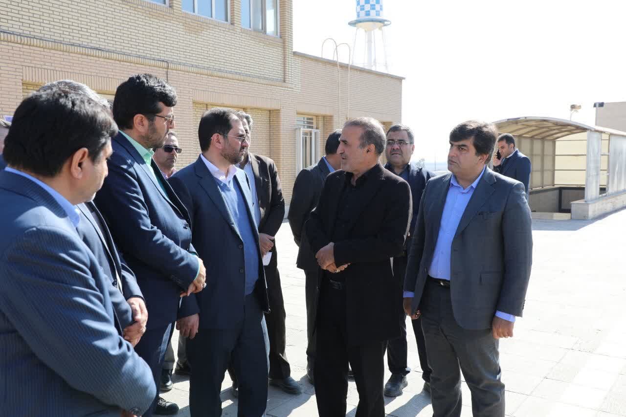 بازدید معاون وزیر راه و شهرسازی از سایت ۱۲۵ هکتاری مسکن ملی و پروژه‌های زیرساختی حمل‌ونقل شهرستان اردکان