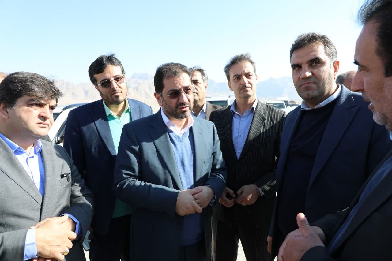 بازدید معاون وزیر راه و شهرسازی از سایت ۱۲۵ هکتاری مسکن ملی و پروژه‌های زیرساختی حمل‌ونقل شهرستان اردکان