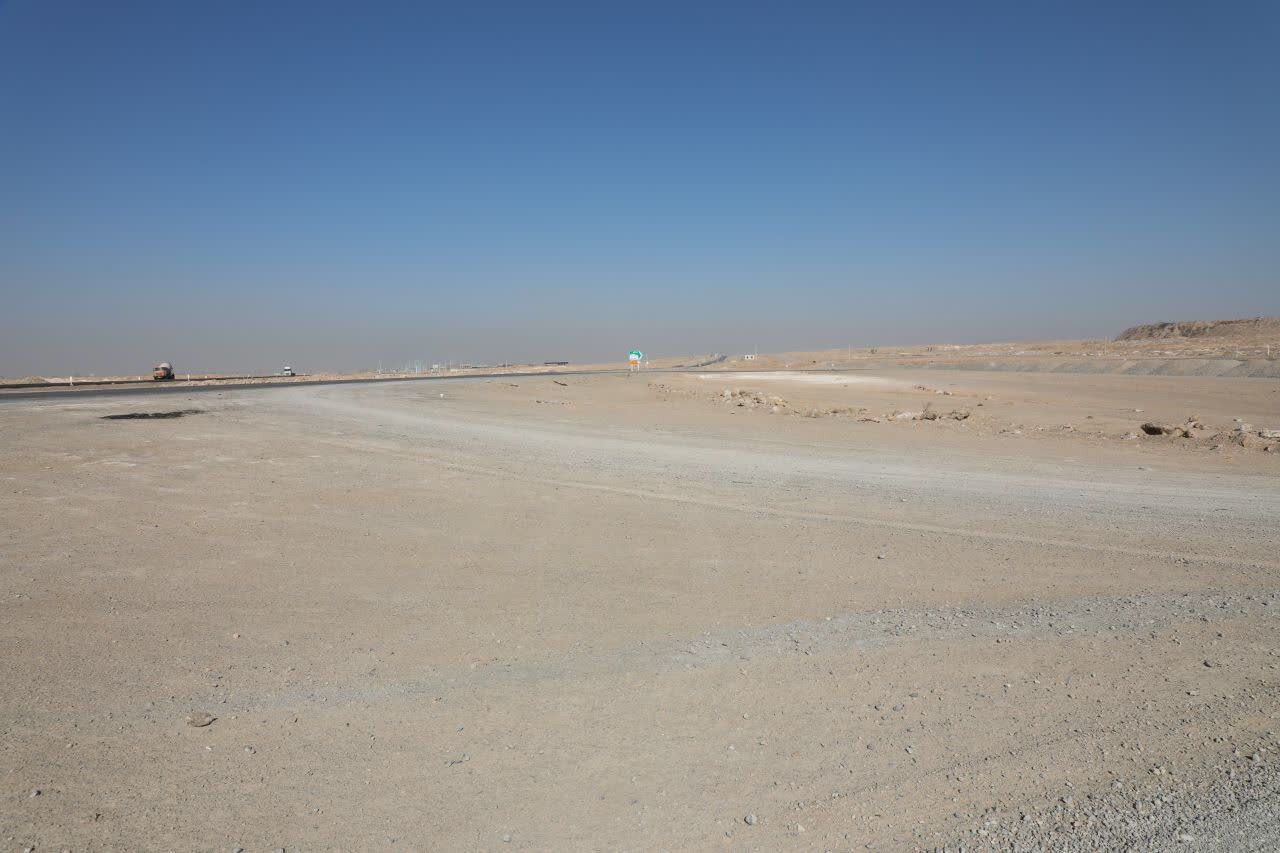 بازدید معاون وزیر راه و شهرسازی از سایت ۱۲۵ هکتاری مسکن ملی و پروژه‌های زیرساختی حمل‌ونقل شهرستان اردکان