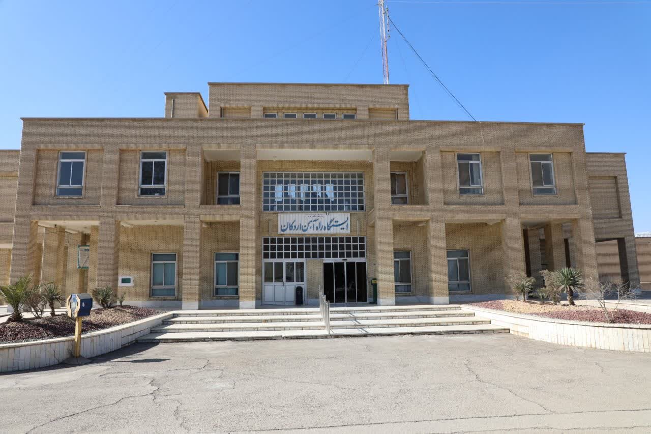 بازدید معاون وزیر راه و شهرسازی از سایت ۱۲۵ هکتاری مسکن ملی و پروژه‌های زیرساختی حمل‌ونقل شهرستان اردکان