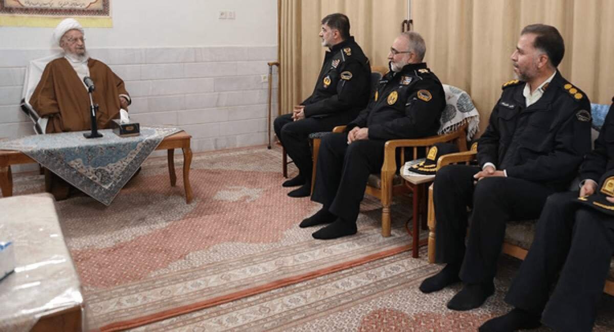 آیت الله مکارم شیرازی از خدمات نیروهای نظامی و انتظامی در پی حوادث اخیر قدردانی کرد/ وی در قنوت نماز خود برای رفع مشکلات، تداوم نظام و سلامت رهبر انقلاب دعا میکند. آیت الله مکارم شیرازی از خدمات نیروهای نظامی و انتظامی در پی حوادث اخیر قدردانی کرد/ وی در قنوت نماز خود برای رفع مشکلات، تداوم نظام و سلامت رهبر انقلاب دعا میکند.