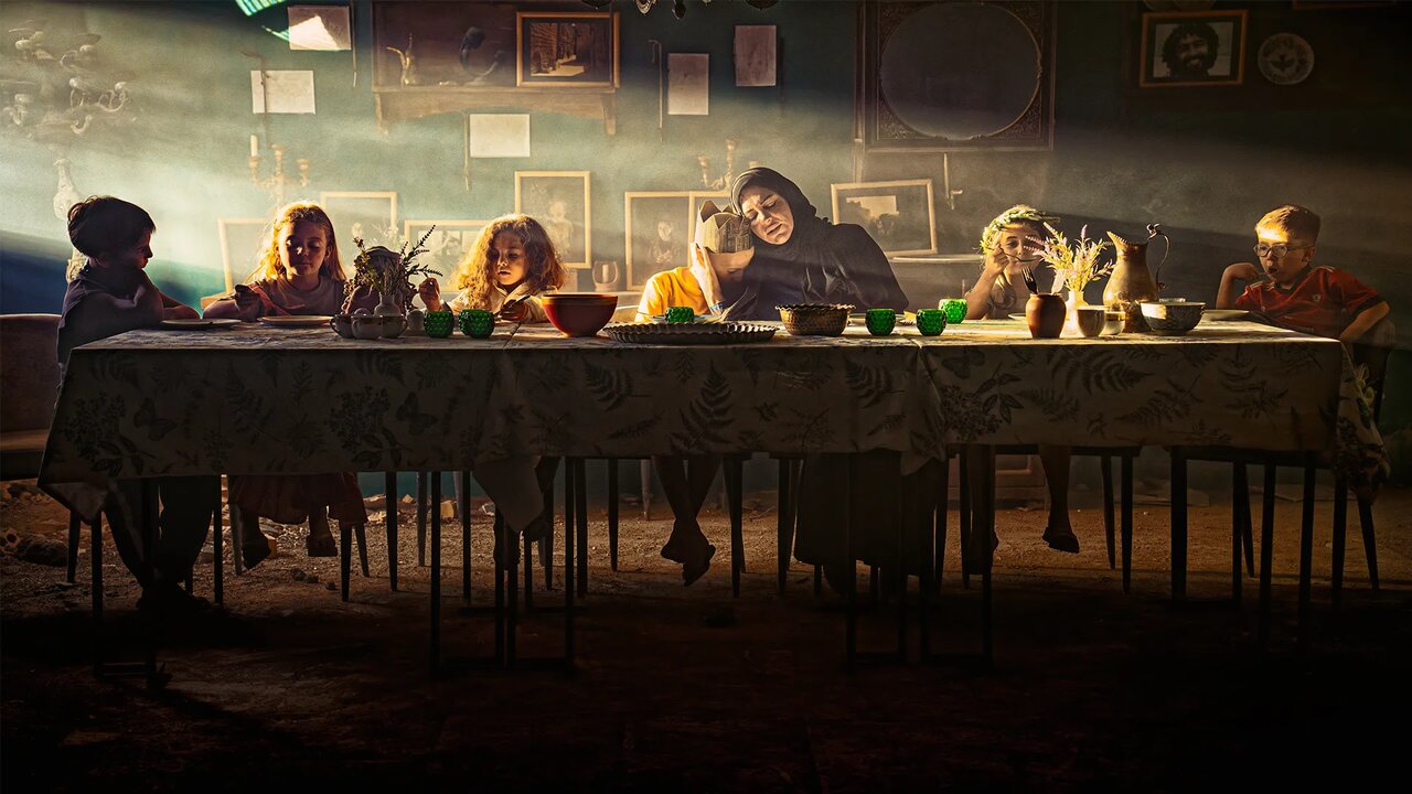 نخستین تصویر از «سرزمین فرشتهها» در آستانه برگزاری جشنواره فجر منتشر شد. نخستین تصویر از «سرزمین فرشتهها» در آستانه برگزاری جشنواره فجر منتشر شد.