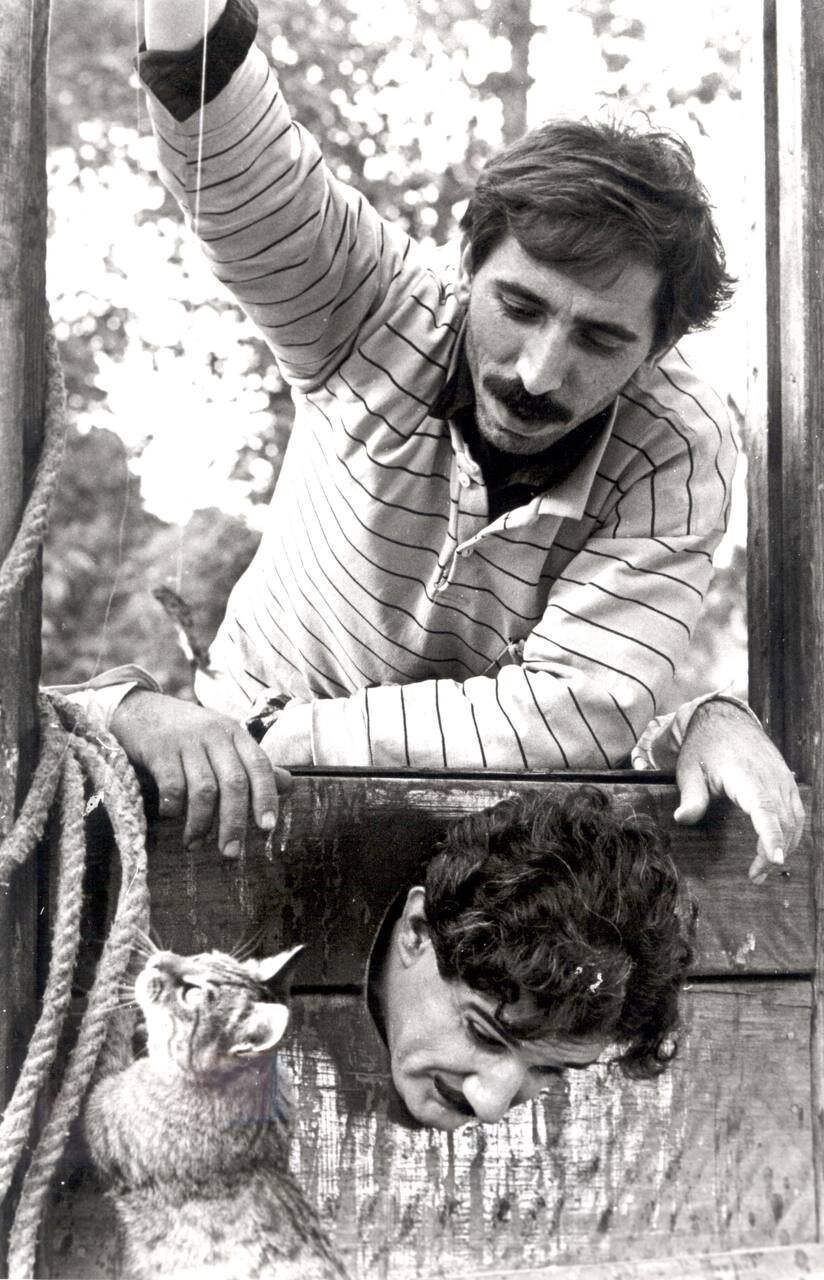 عکسهای فیلم «ناصرالدین شاه آکتور سینما»/ وقتی آقای بازیگر شاه شد/ گردن مهدی هاشمی زیر گیوتین