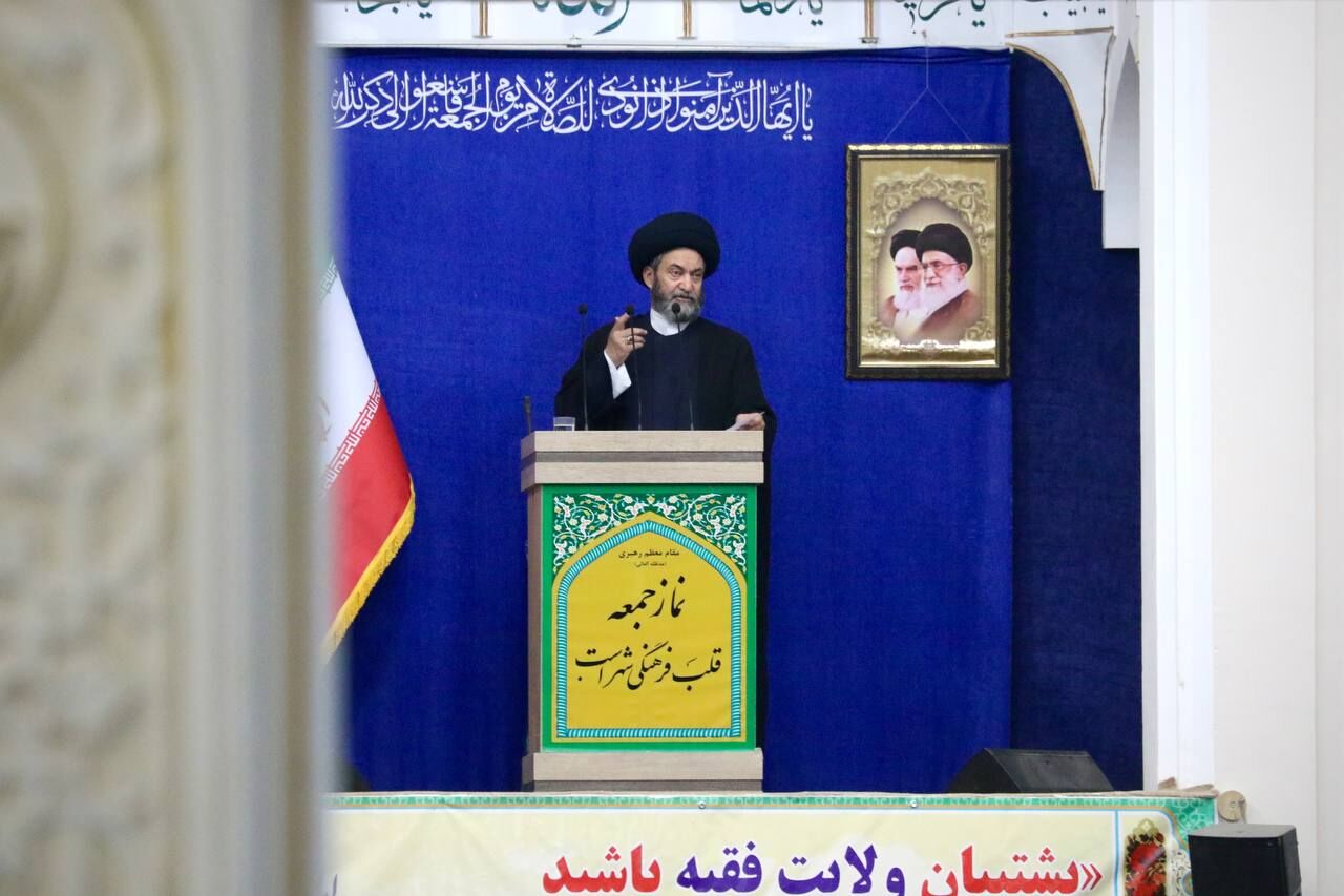 امام جمعه اردبیل: حضور آمریکا در منطقه برای ایجاد رعب و وحشت است نه حمله