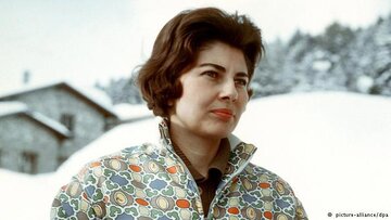 عکس/ ثریا اسفندیاری بعد از طلاق، در ۳۲ سالگی؛ سال ۱۳۴۳