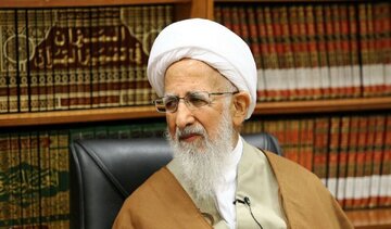 همه وظیفه دارند برای کاهش فقر و تقویت تولید و اشتغال تلاش کنند همه وظیفه دارند برای کاهش فقر و تقویت تولید و اشتغال تلاش کنند