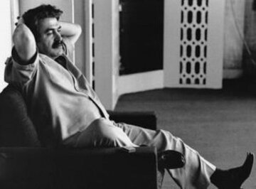 نوشته غلامحسین ساعدی، یک روز پیش از پرواز انقلاب