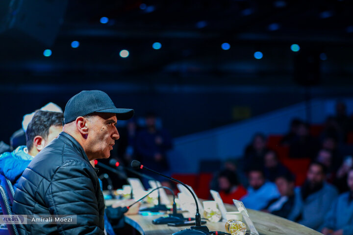 نشست فیلم غوطه‌ور