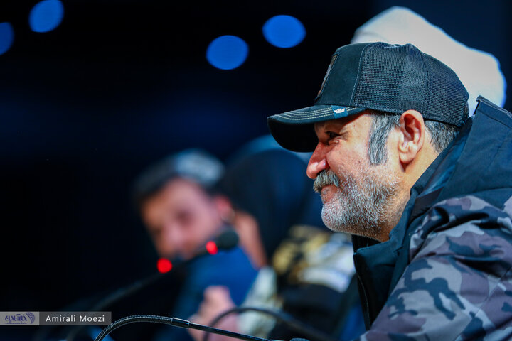 نشست فیلم غوطه‌ور