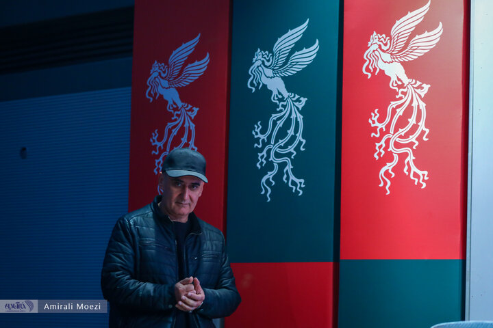 نشست فیلم غوطه‌ور