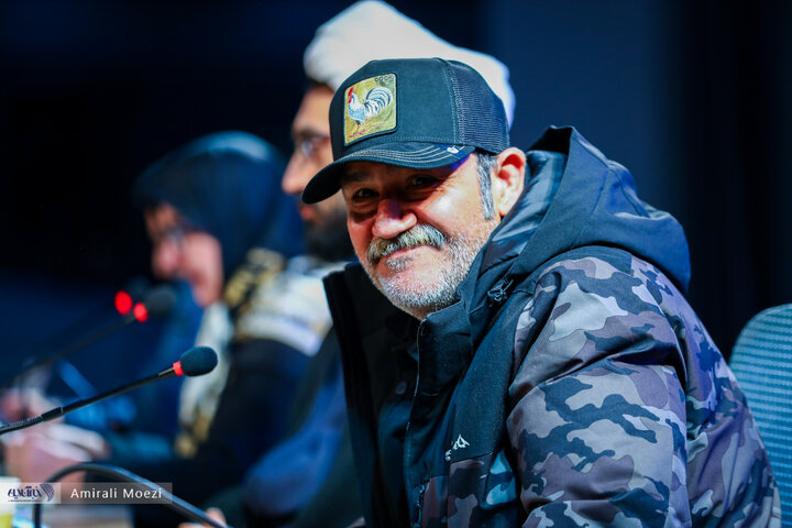 نشست فیلم غوطه‌ور