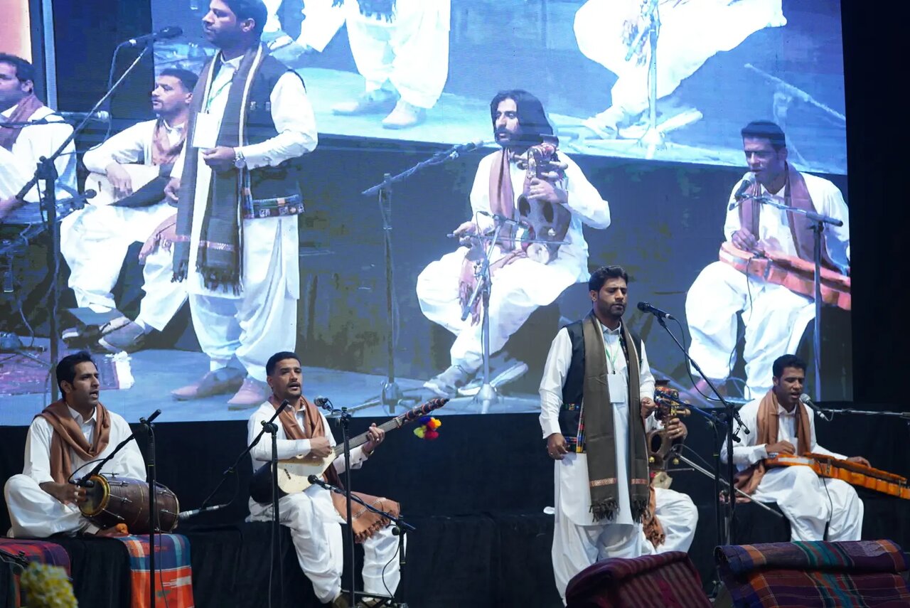 موسیقی نواحی باید به سمت اقتصادی شدن برود/ پیام رسان فرهنگ بلوچ هستیم