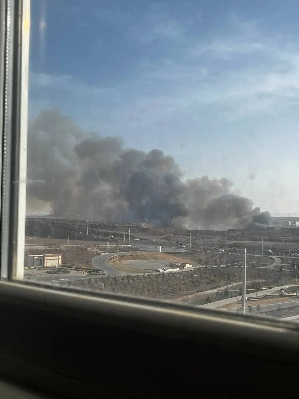 فرماندار رباط کریم علت مشاهده دود سنگین را تشریح کرد. فرماندار رباط کریم علت مشاهده دود سنگین را تشریح کرد.