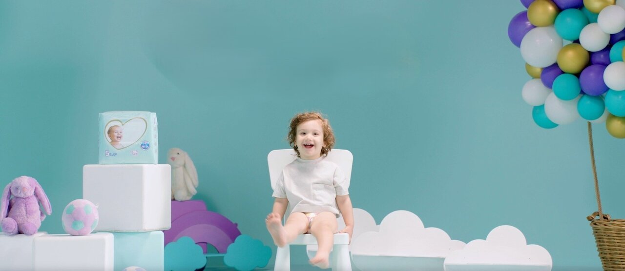 زنگ خطر برای نسل آینده؛ ۶۵ درصد تبلیغات کودک‌محور در ایران، ناقض حریم خصوصی/ قاب‌های نیمه‌برهنه و ژست‌های تحریک‌آمیز در تبلیغات محصولات کودک