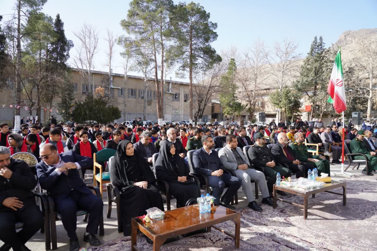 انقلاب اسلامی با هرگونه منیت و انحراف برخورد می‌کند