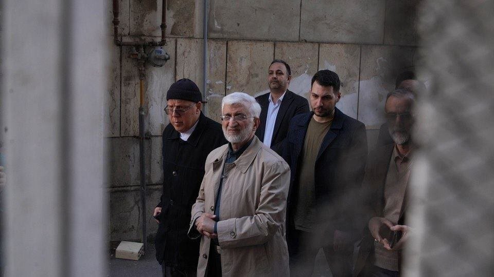 بازدید جلیلی از درمانگاه سوخته رشت در حوادث اخیر + تصاویر