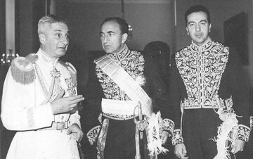 عکس/ «حسن پاکروان» دومین رئیس ساواک در سفرش به آلمان غربی