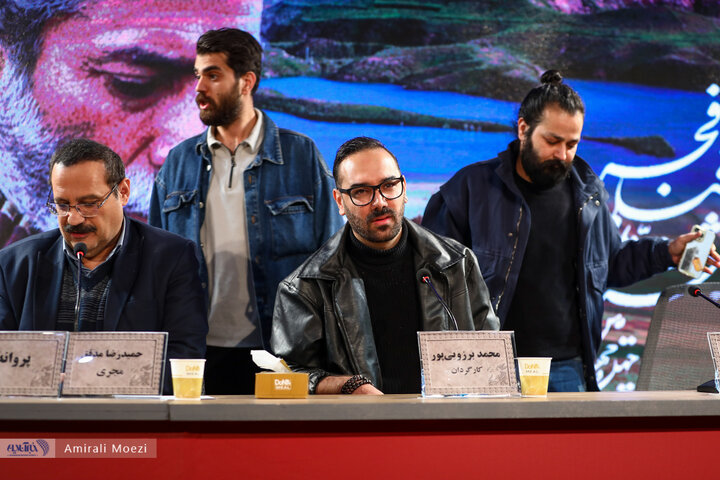 فوتوکال و نشست پرسش و پاسخ فیلم‌ «پروانه»