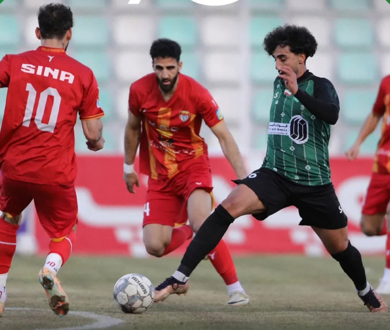 تساوی جنجالی خیبر و فولاد با ثبت دو گل در دقایق پایانی بازی تساوی جنجالی خیبر و فولاد با ثبت دو گل در دقایق پایانی بازی