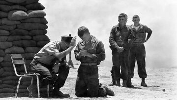 ورود به عصر «جنگ بی‌پایان» / ظهور «رژیم جهانی جنگی» دموکراسی را می بلعد